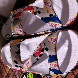 Las Vegas NOVELTY CROCS Comparables! BRAND NEW! DAWGS!